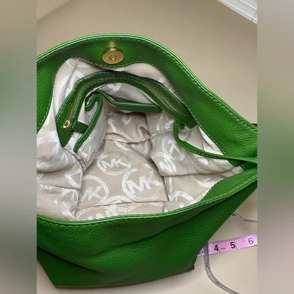 🎉HP🎉Michael Kors purse - Picture 16 of 16